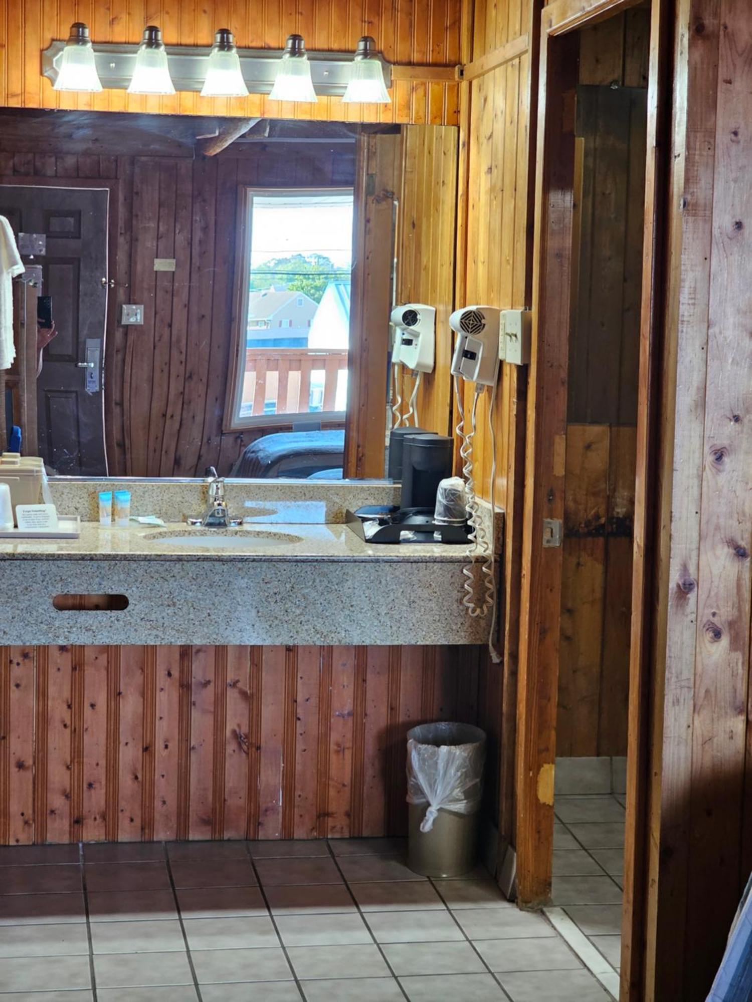 Atlantic Shores Inn And Suites Chincoteague Εξωτερικό φωτογραφία